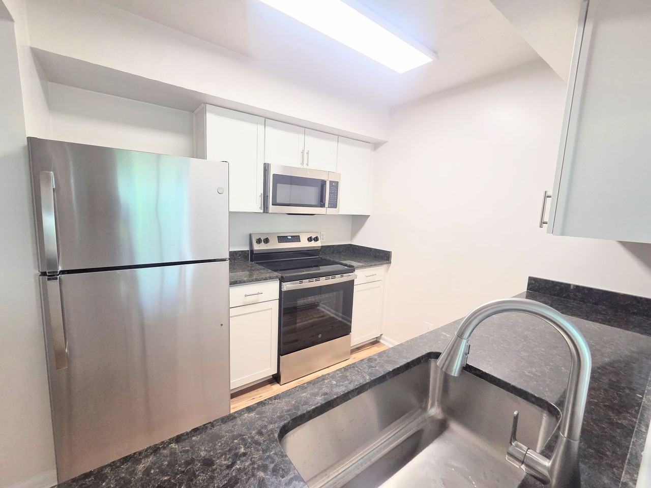 3833 Staffordshire Ln - Photo 6 of 20