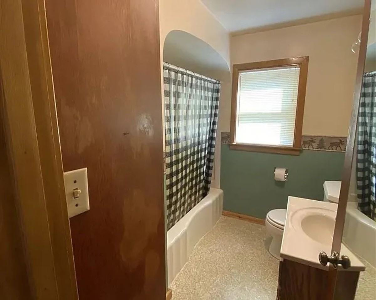 1200 E 2nd St - Photo 6 of 21