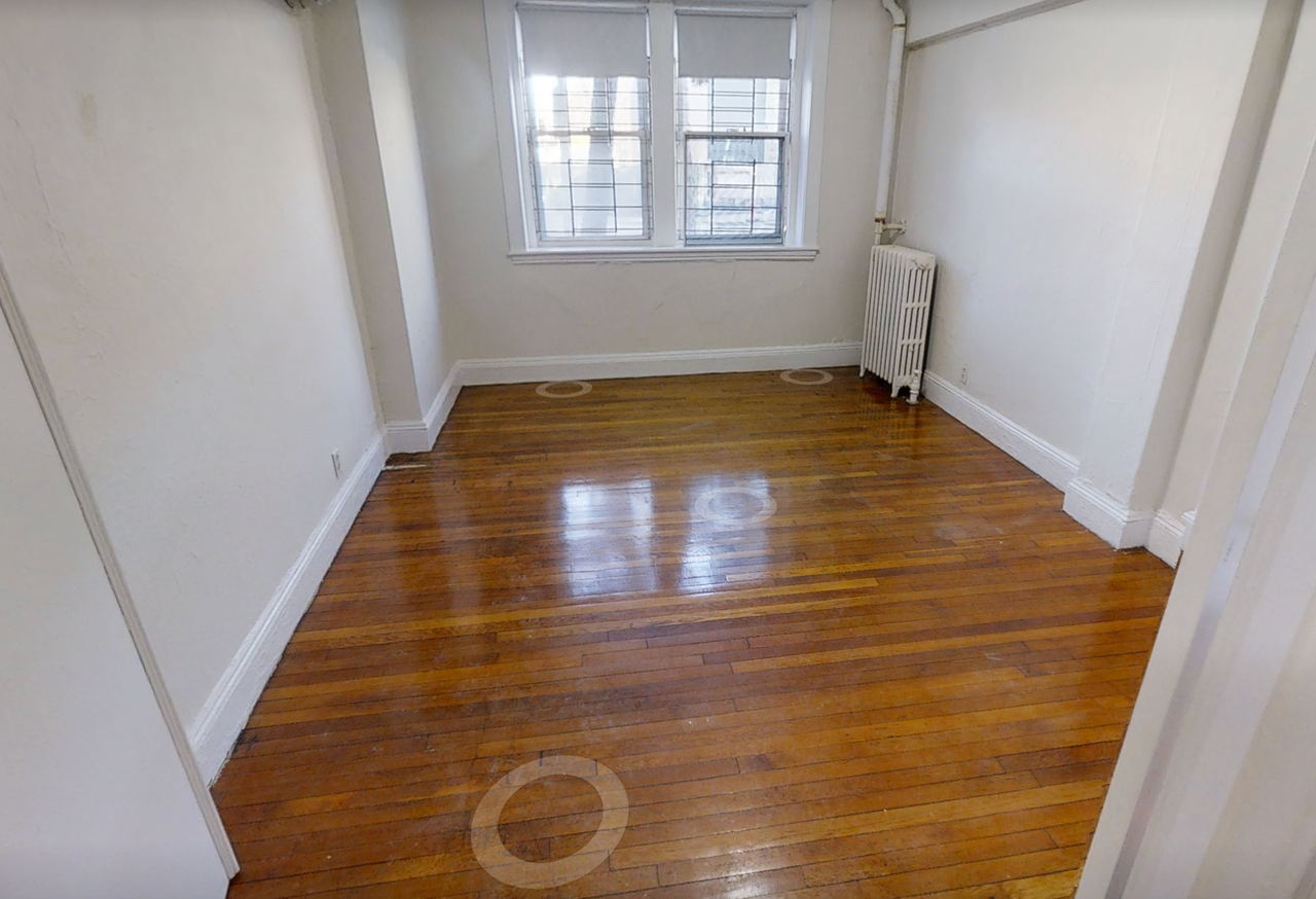 114 Washington St - Photo 3 of 6