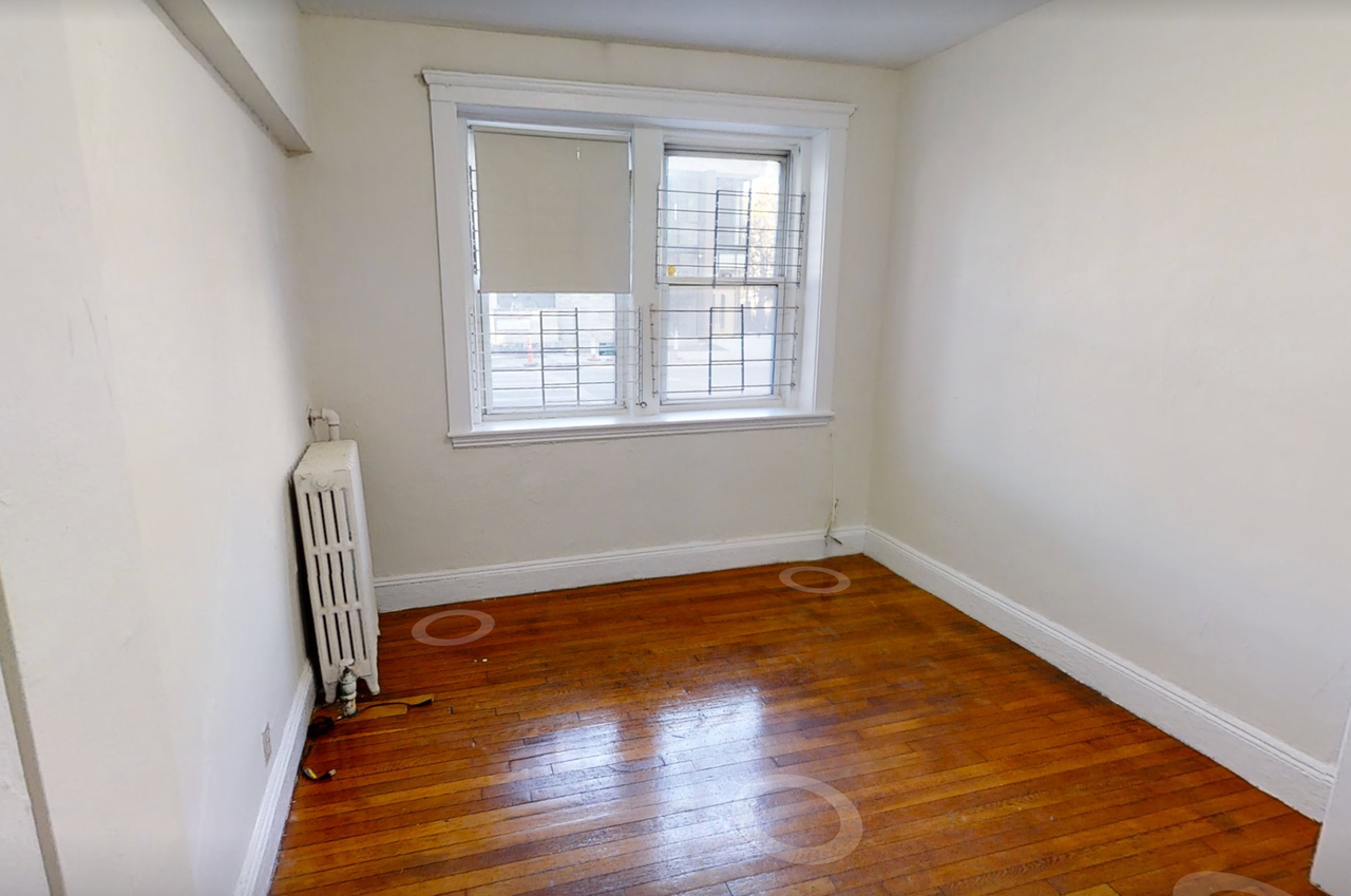 114 Washington St - Photo 4 of 6