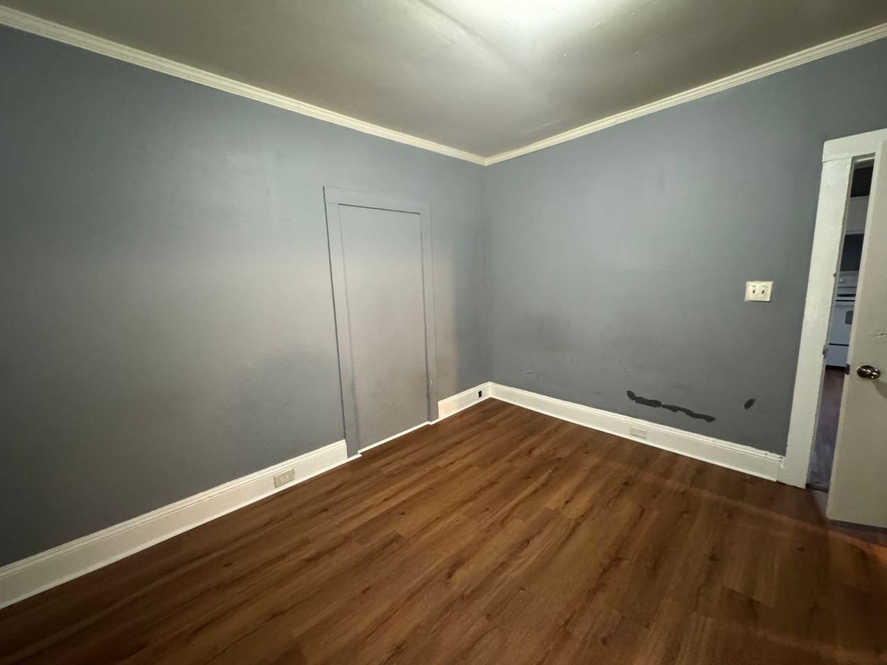 319 Linwood Rd - Photo 5 of 12