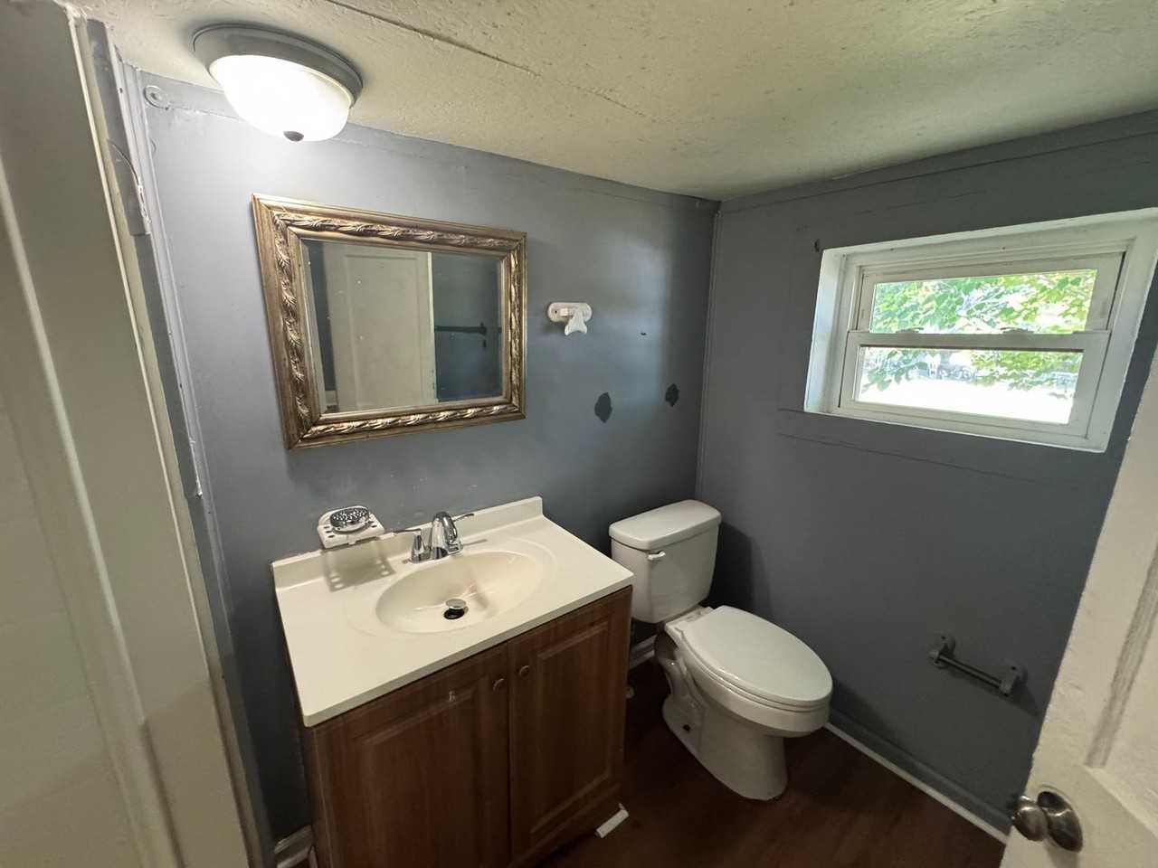 319 Linwood Rd - Photo 6 of 12