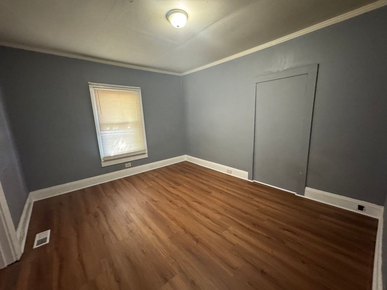 319 Linwood Rd - Photo 7 of 12