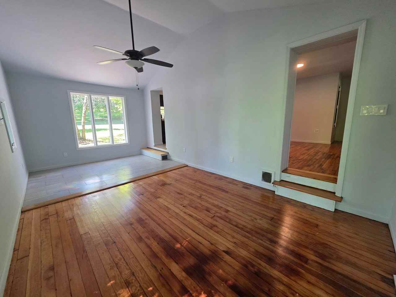 102 Barbara Dr - Photo 5 of 25