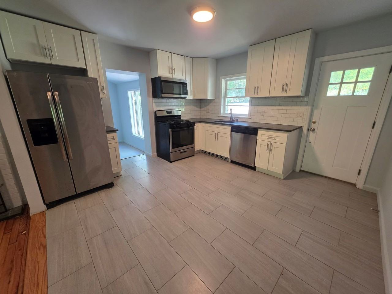 102 Barbara Dr - Photo 6 of 25