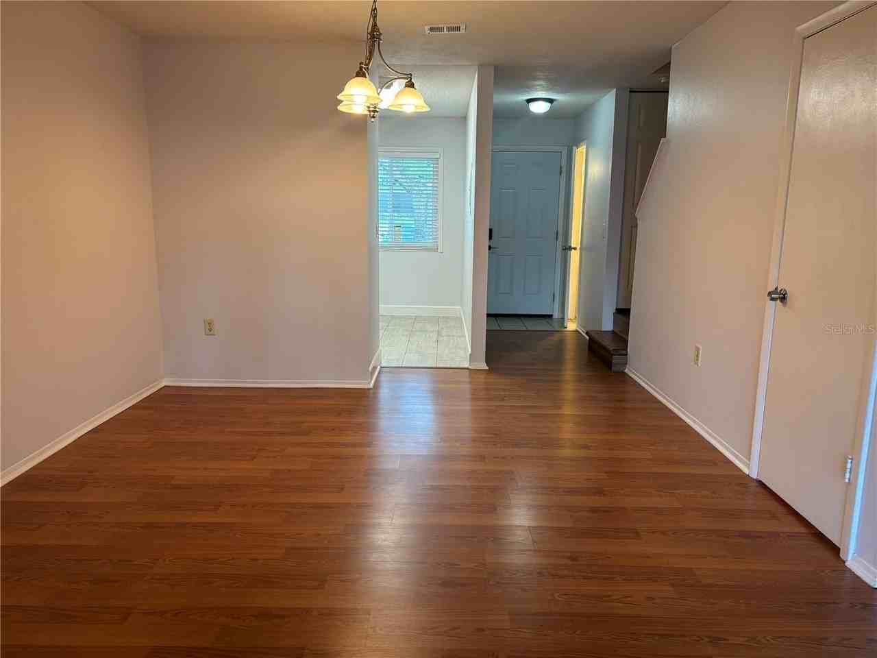 11428 Bay St Ne - Photo 3 of 26