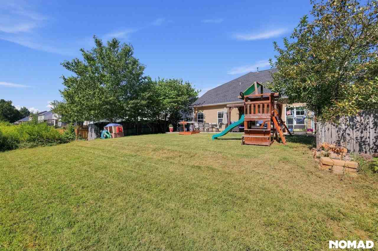 302 Barrett Chase Dr - Photo 7 of 42
