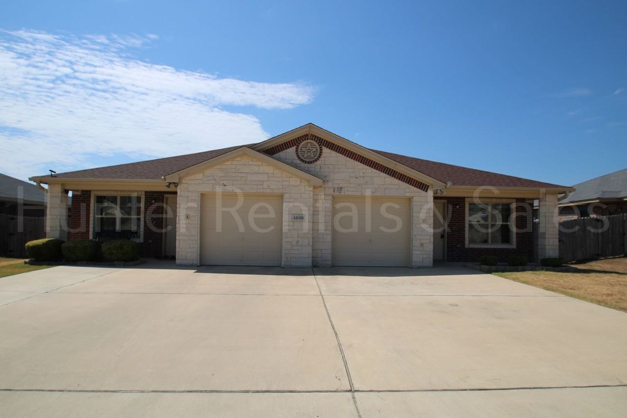 4606B Cambridge Dr