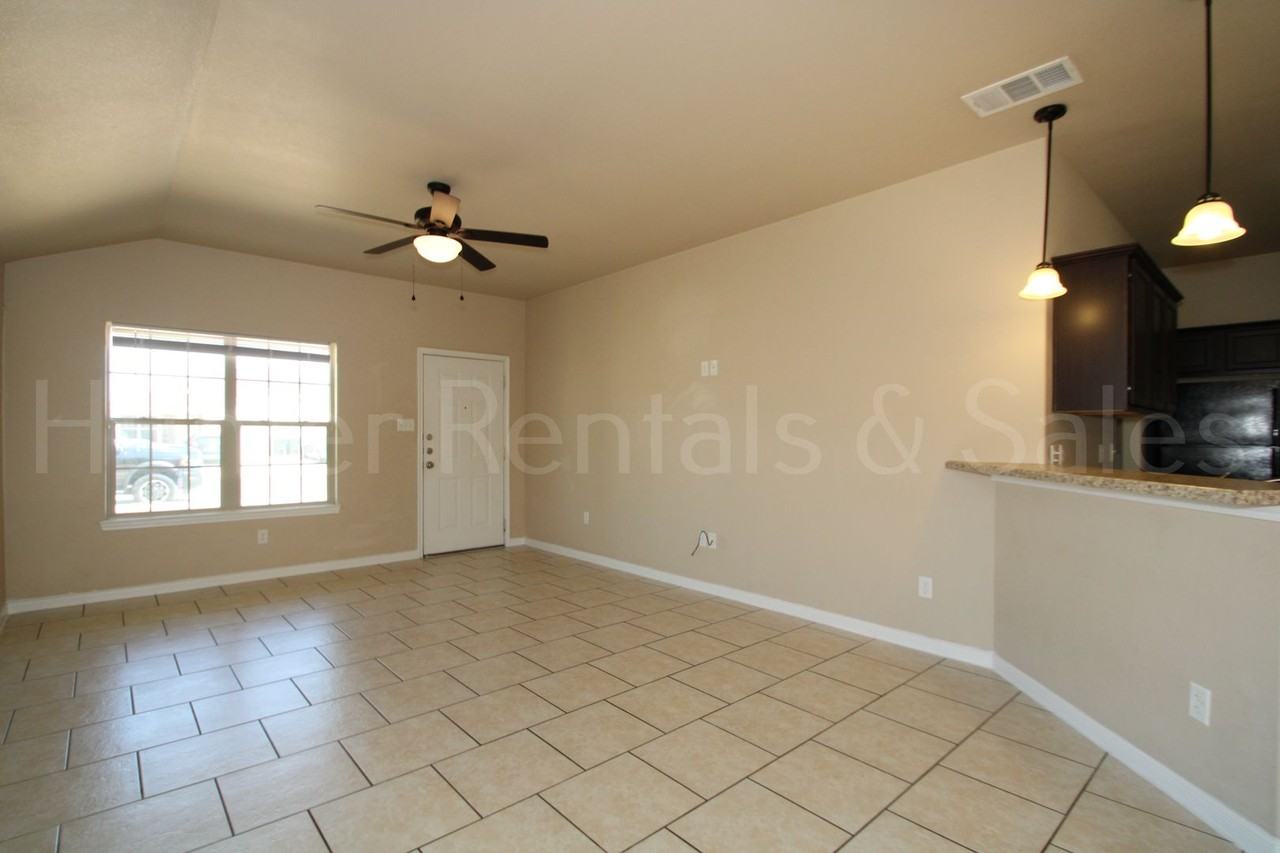4606B Cambridge Dr - Photo 5 of 25