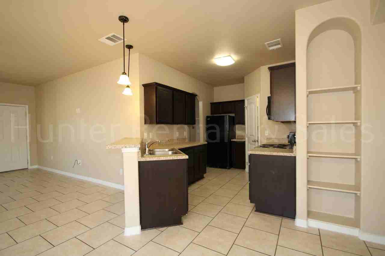 4606B Cambridge Dr - Photo 7 of 25
