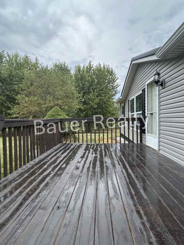 2501 Us Highway 224 E - Photo 4 of 31