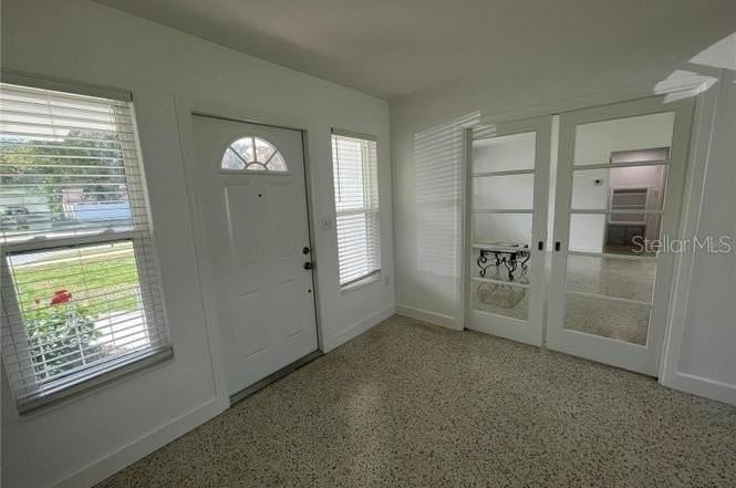 305 N Hercules Ave - Photo 3 of 12