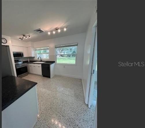 305 N Hercules Ave - Photo 6 of 12