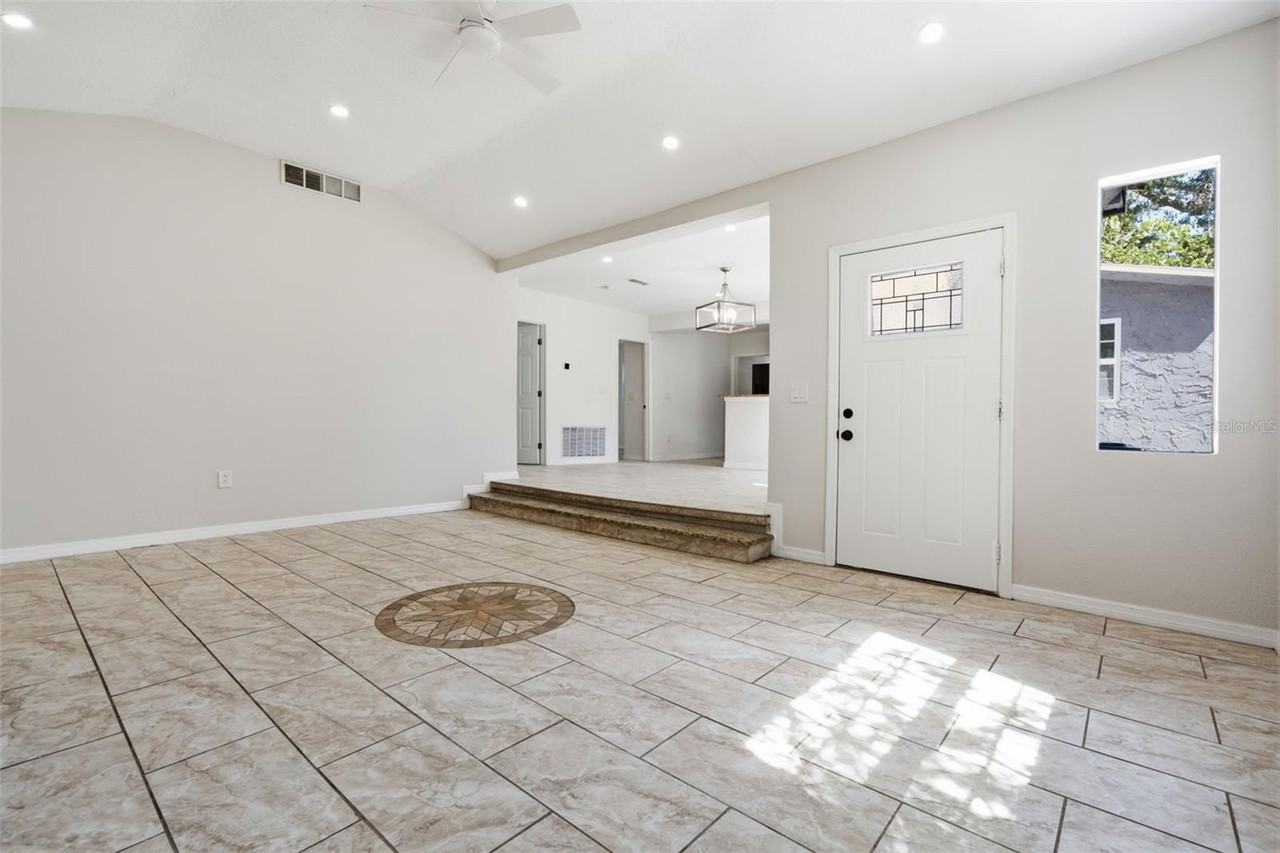 1201 S Lincoln Ave - Photo 5 of 33