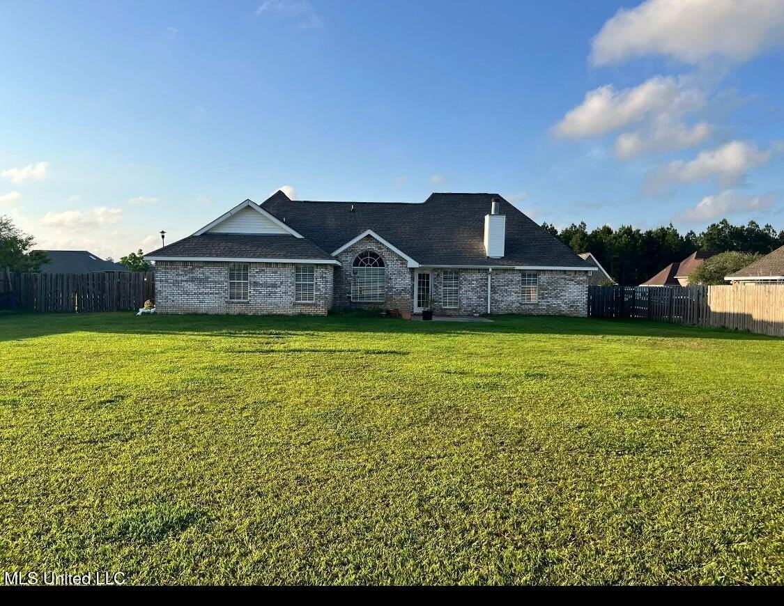 2917 Village Cir - Photo 2 of 7
