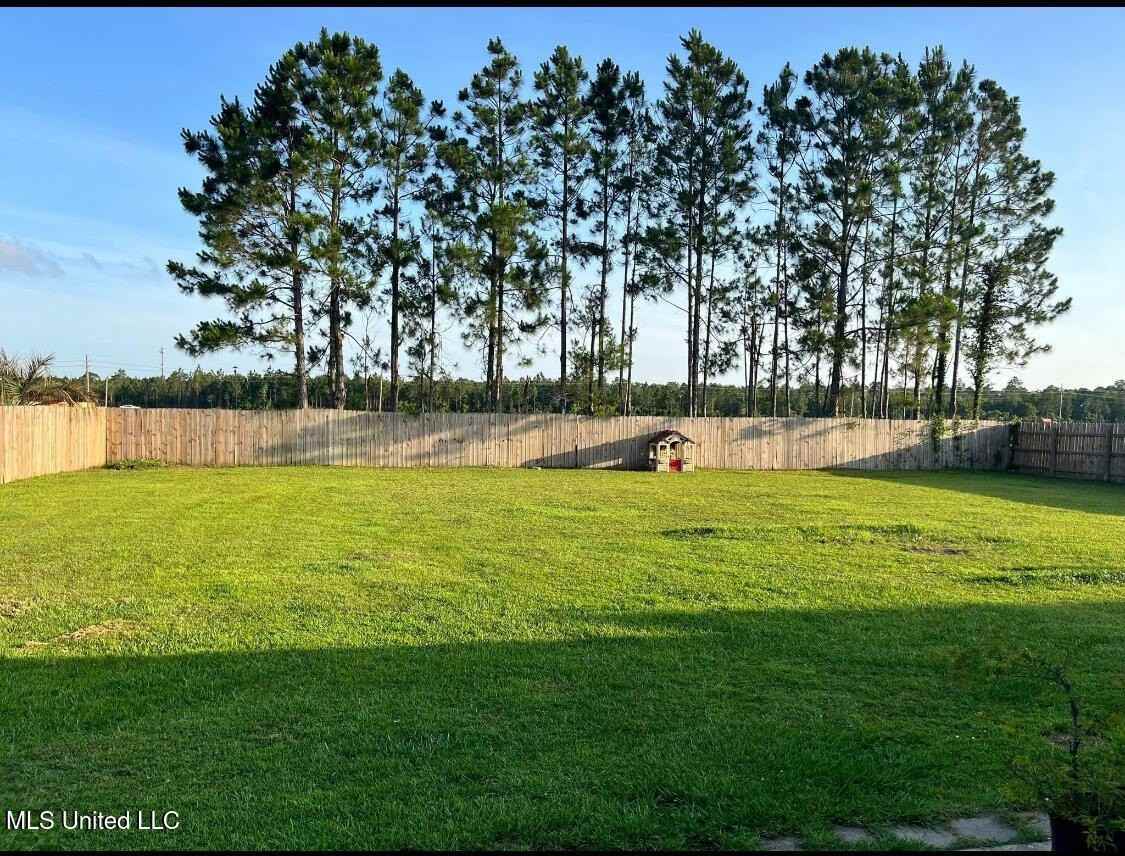 2917 Village Cir - Photo 3 of 7