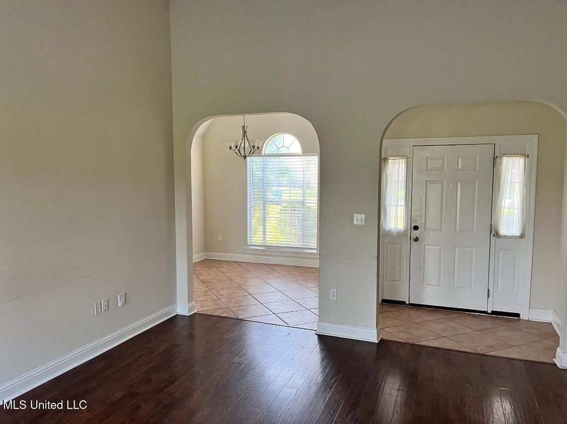 2917 Village Cir - Photo 5 of 7