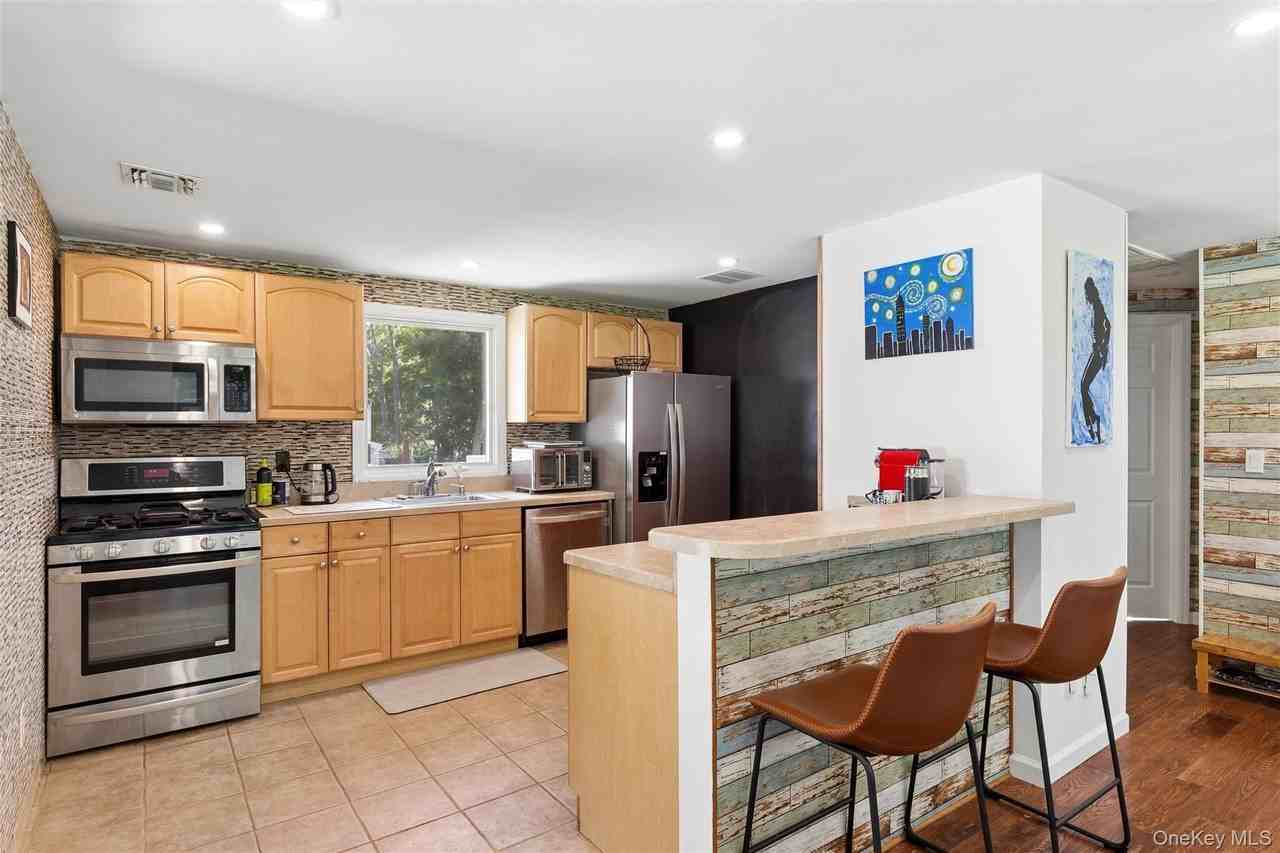 27 Atlantic Ave - Photo 4 of 29