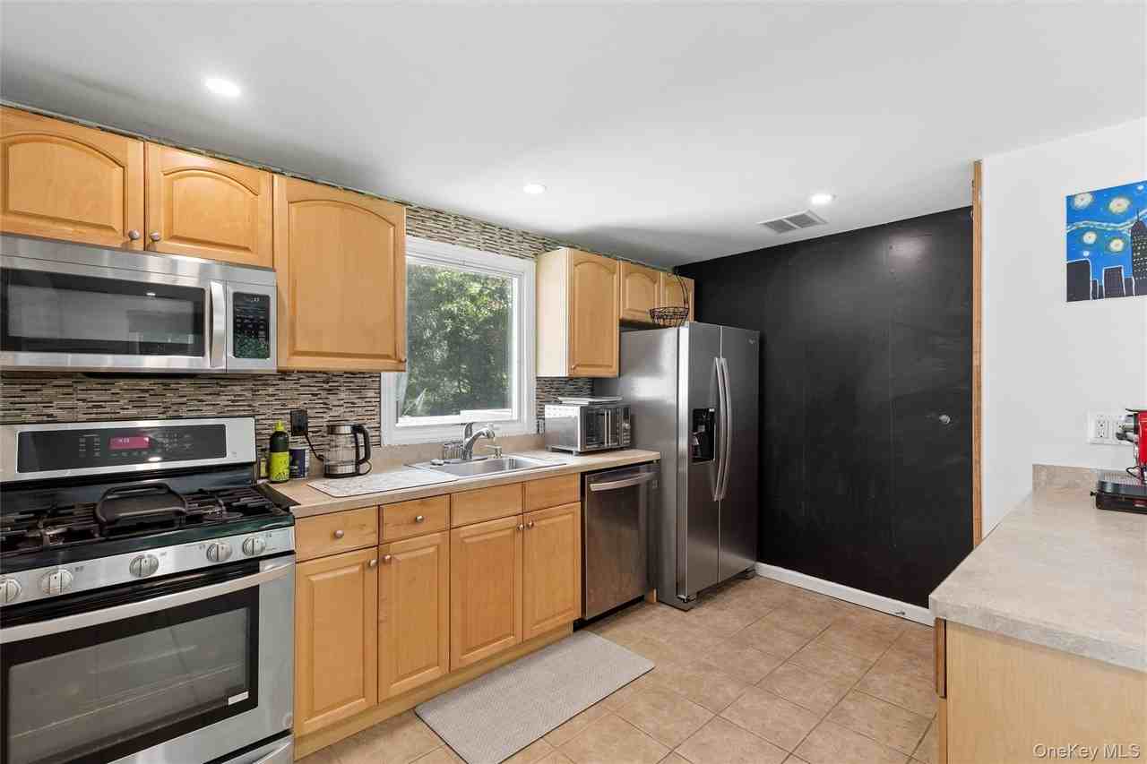 27 Atlantic Ave - Photo 5 of 29