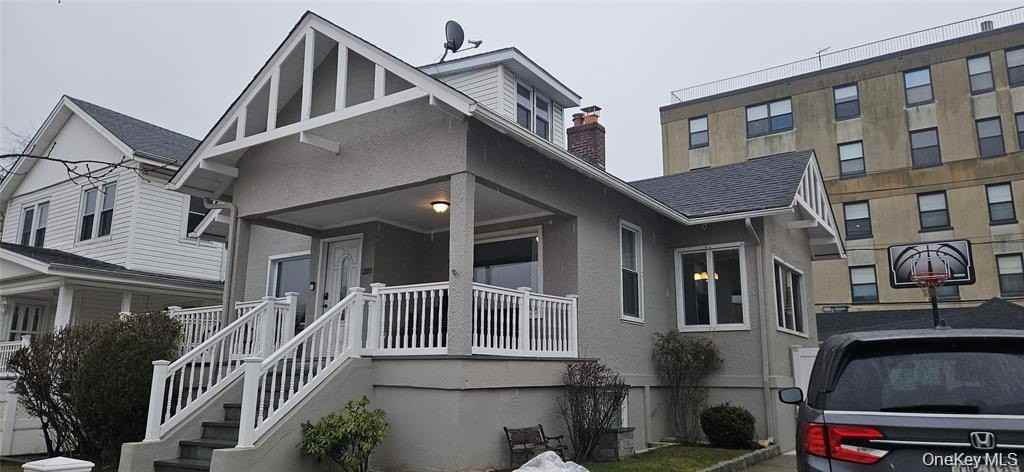 218 W Chester St