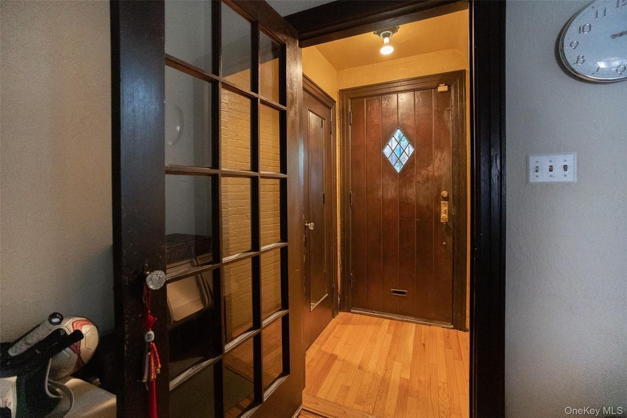 9414 68th Ave - Photo 2 of 16