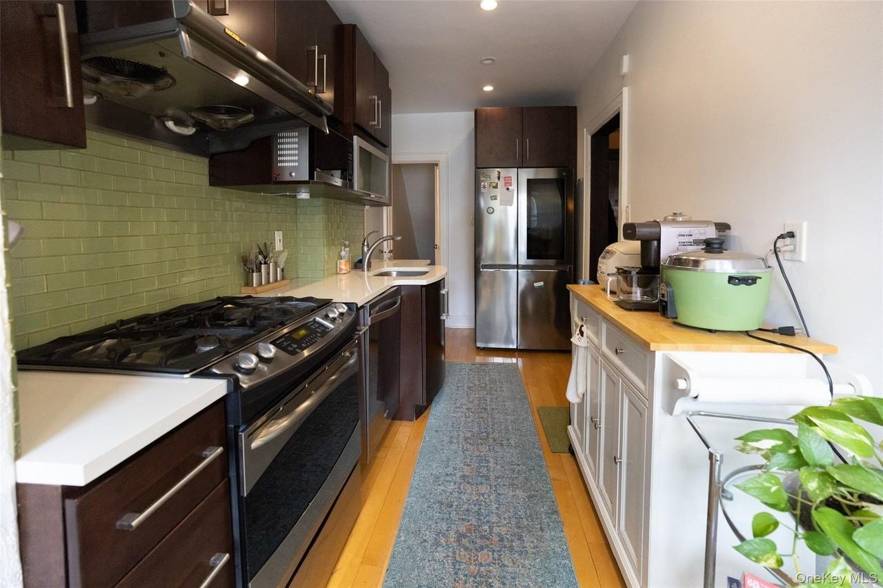 9414 68th Ave - Photo 5 of 16