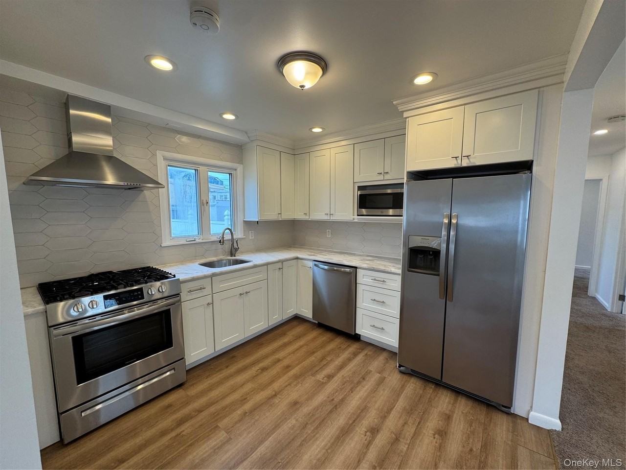 25401 Pembroke Ave - Photo 3 of 20