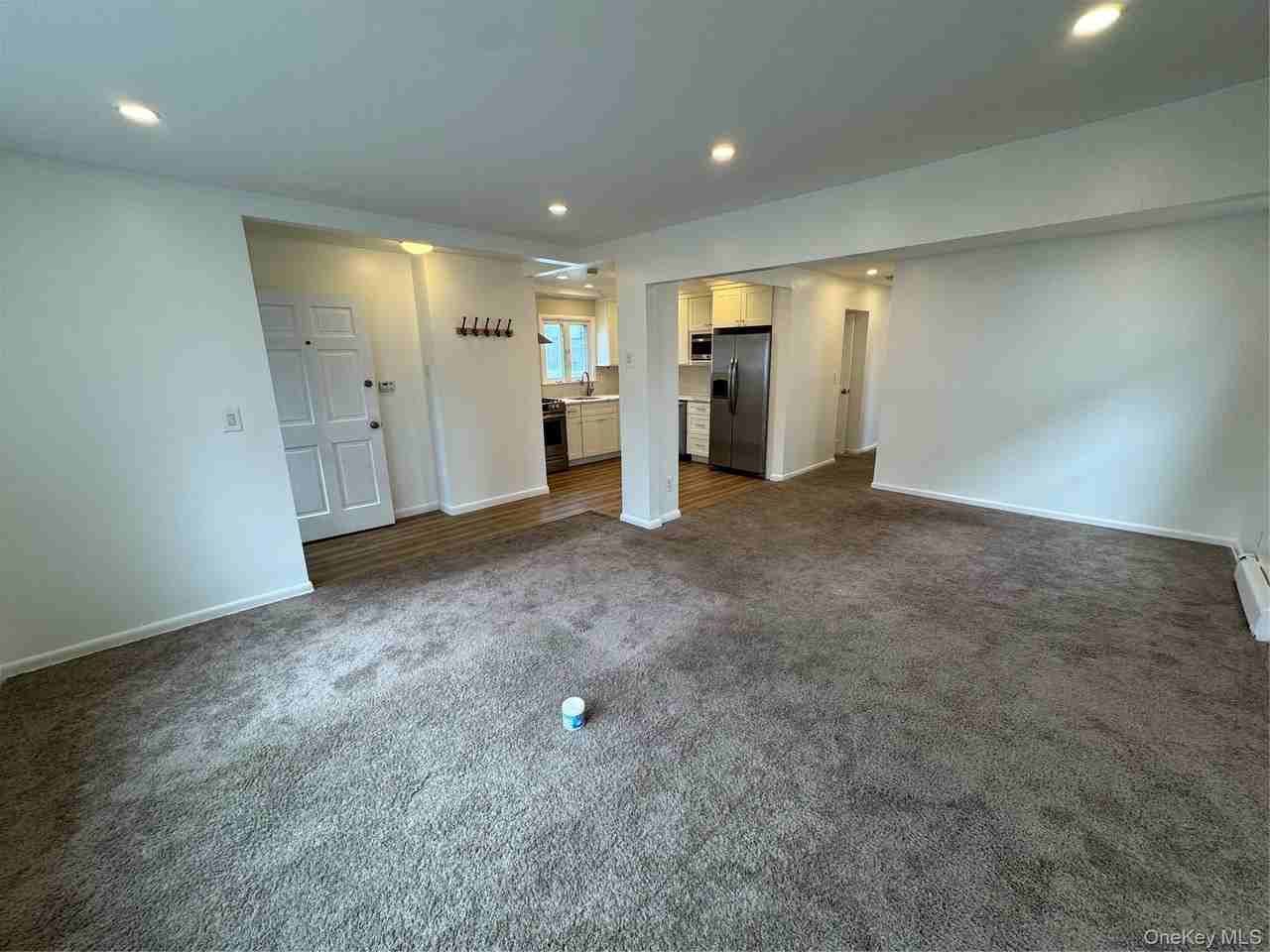 25401 Pembroke Ave - Photo 4 of 20
