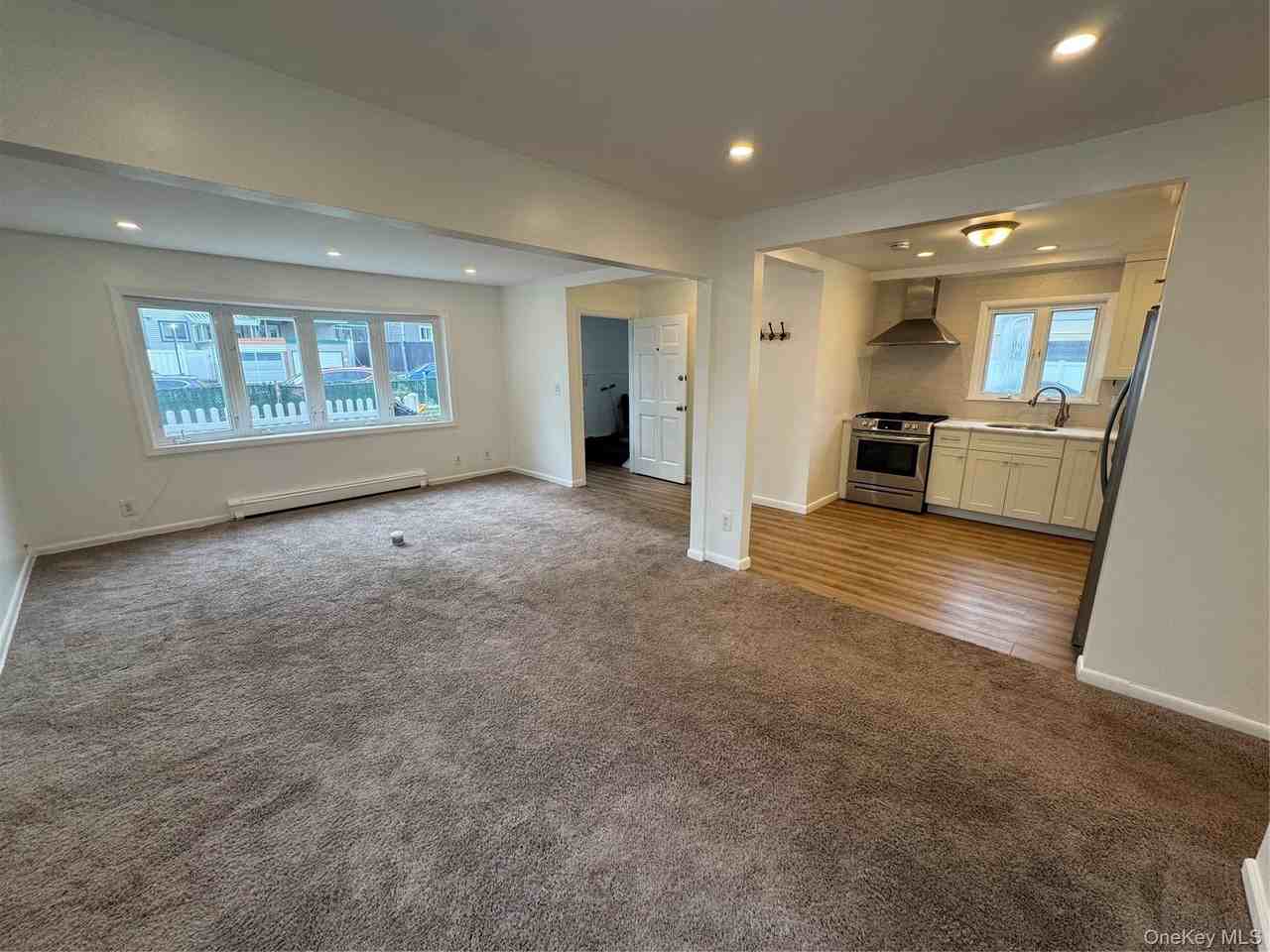 25401 Pembroke Ave - Photo 5 of 20
