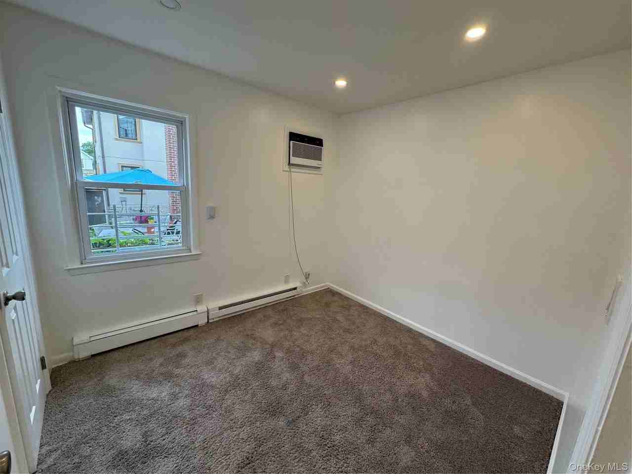 25401 Pembroke Ave - Photo 7 of 20