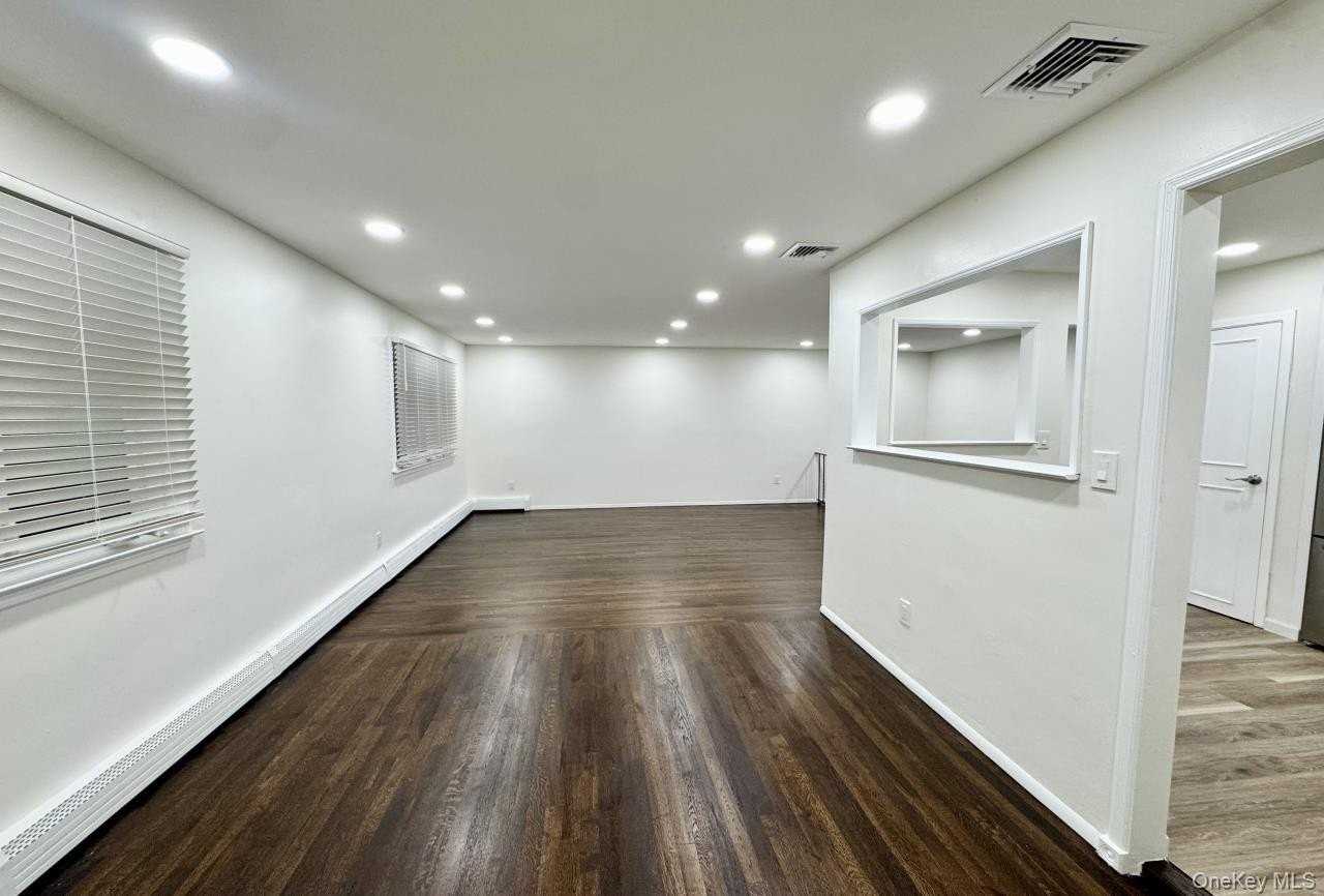 219 Bellerose Ave - Photo 6 of 18