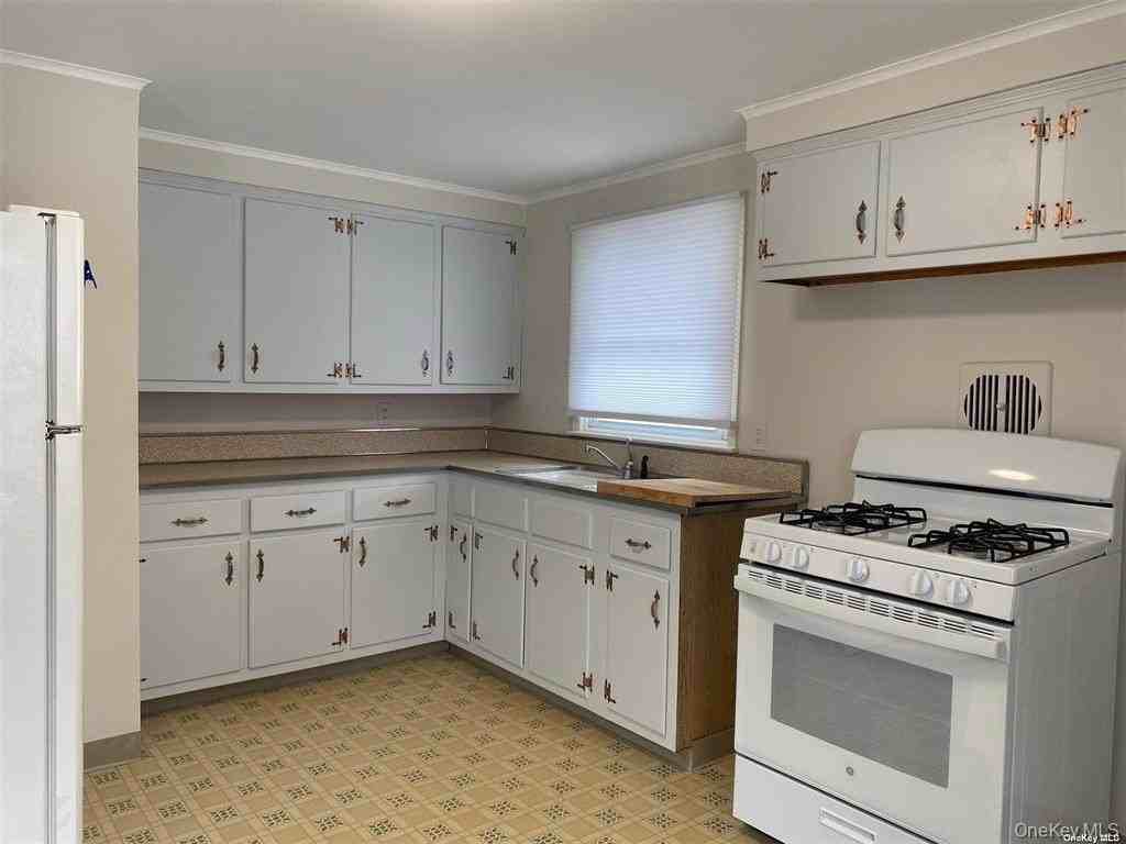 50 Grand Pl - Photo 4 of 17