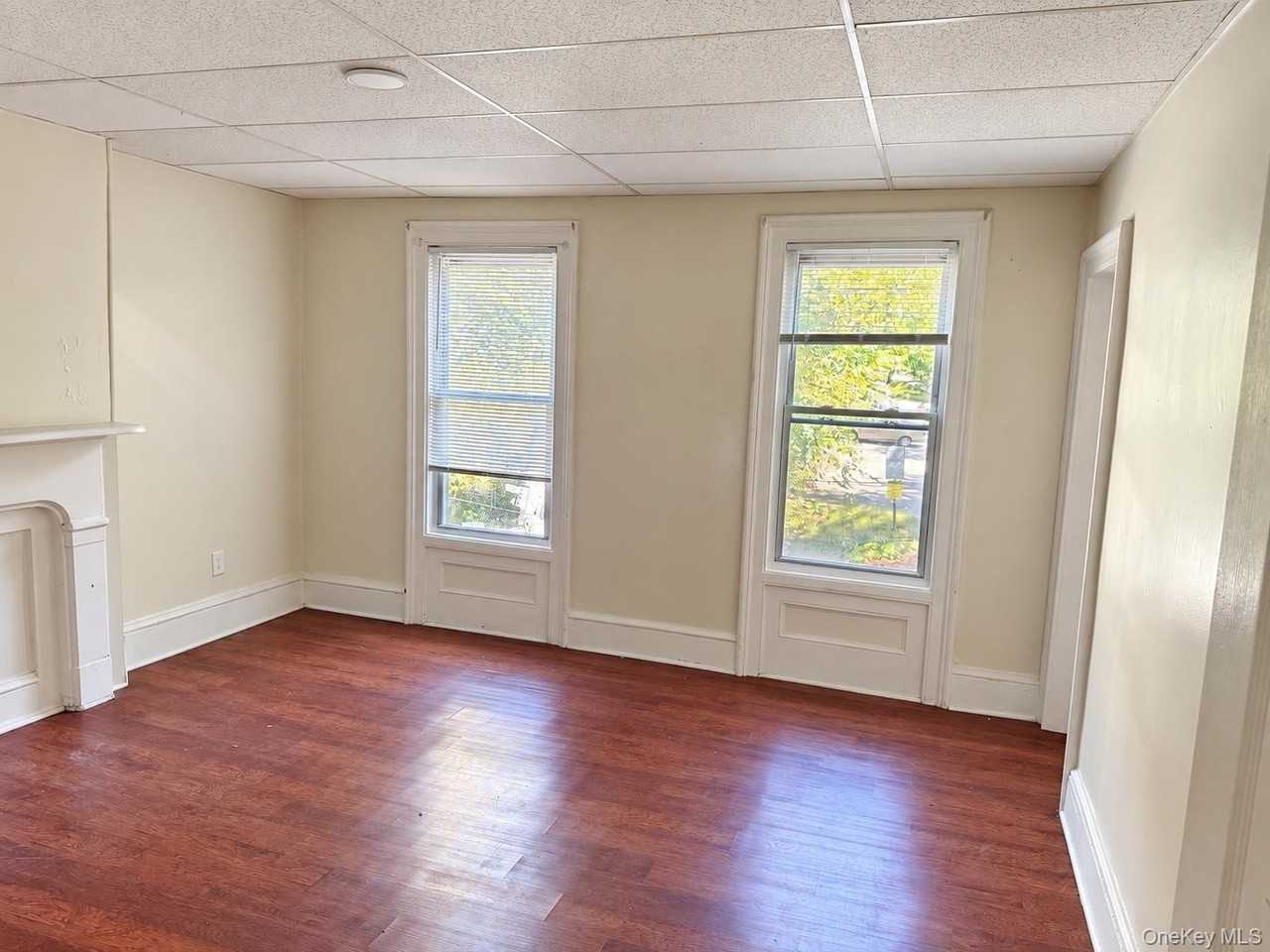 54 S Bridge St - Photo 3 of 11