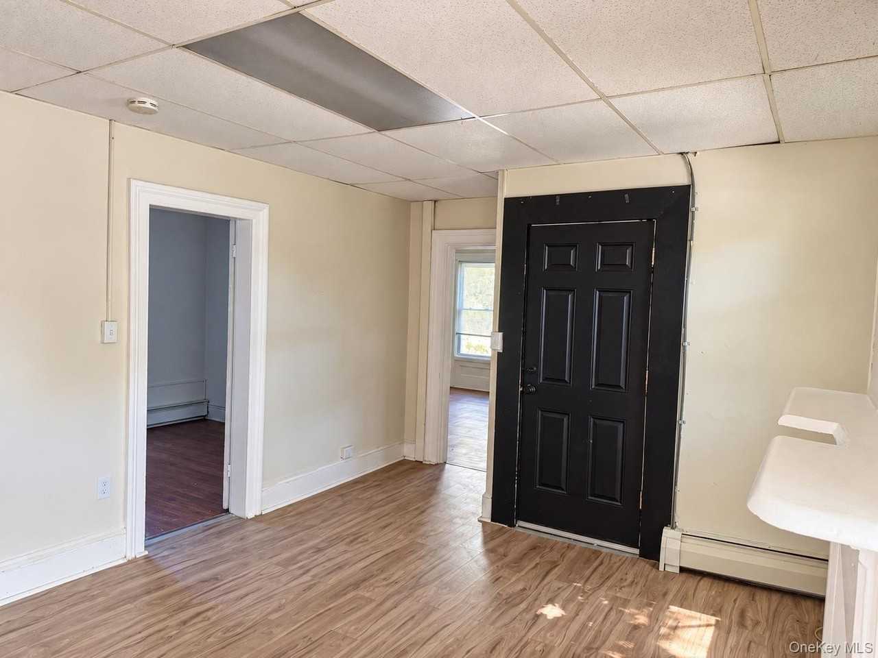 54 S Bridge St - Photo 7 of 11