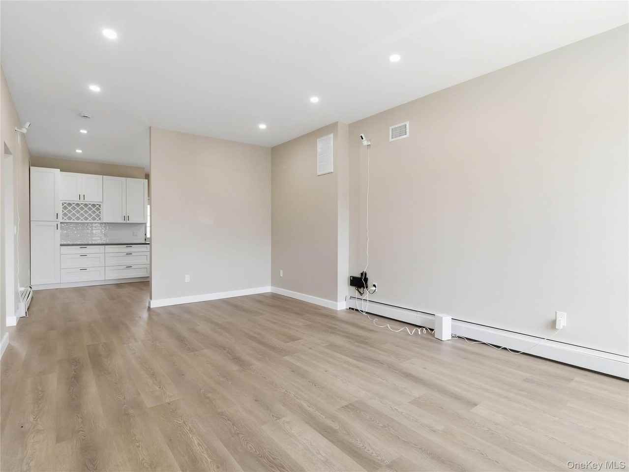 7813 58th Ave - Photo 3 of 23