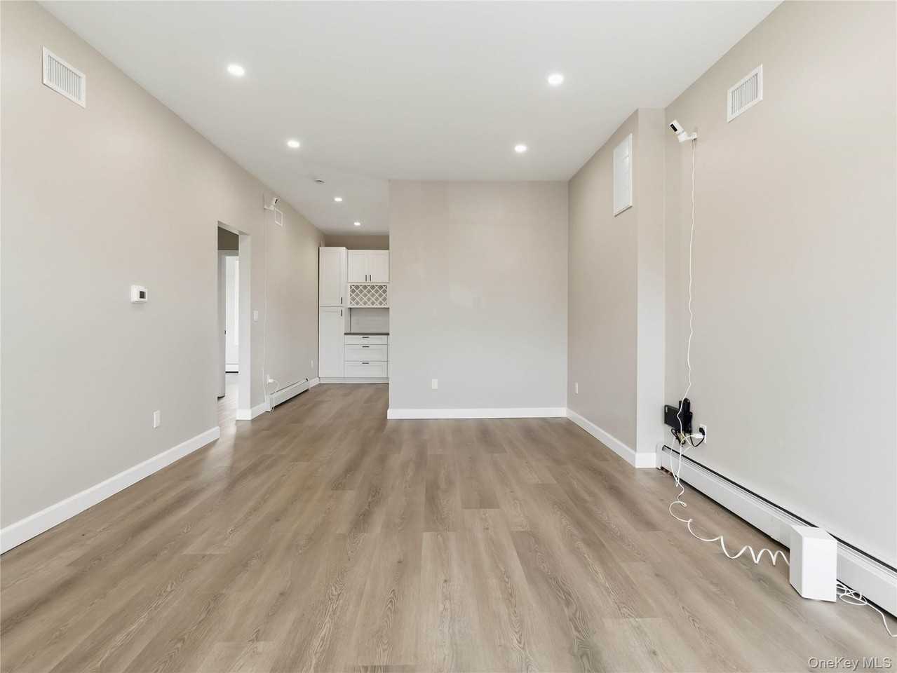 7813 58th Ave - Photo 4 of 23