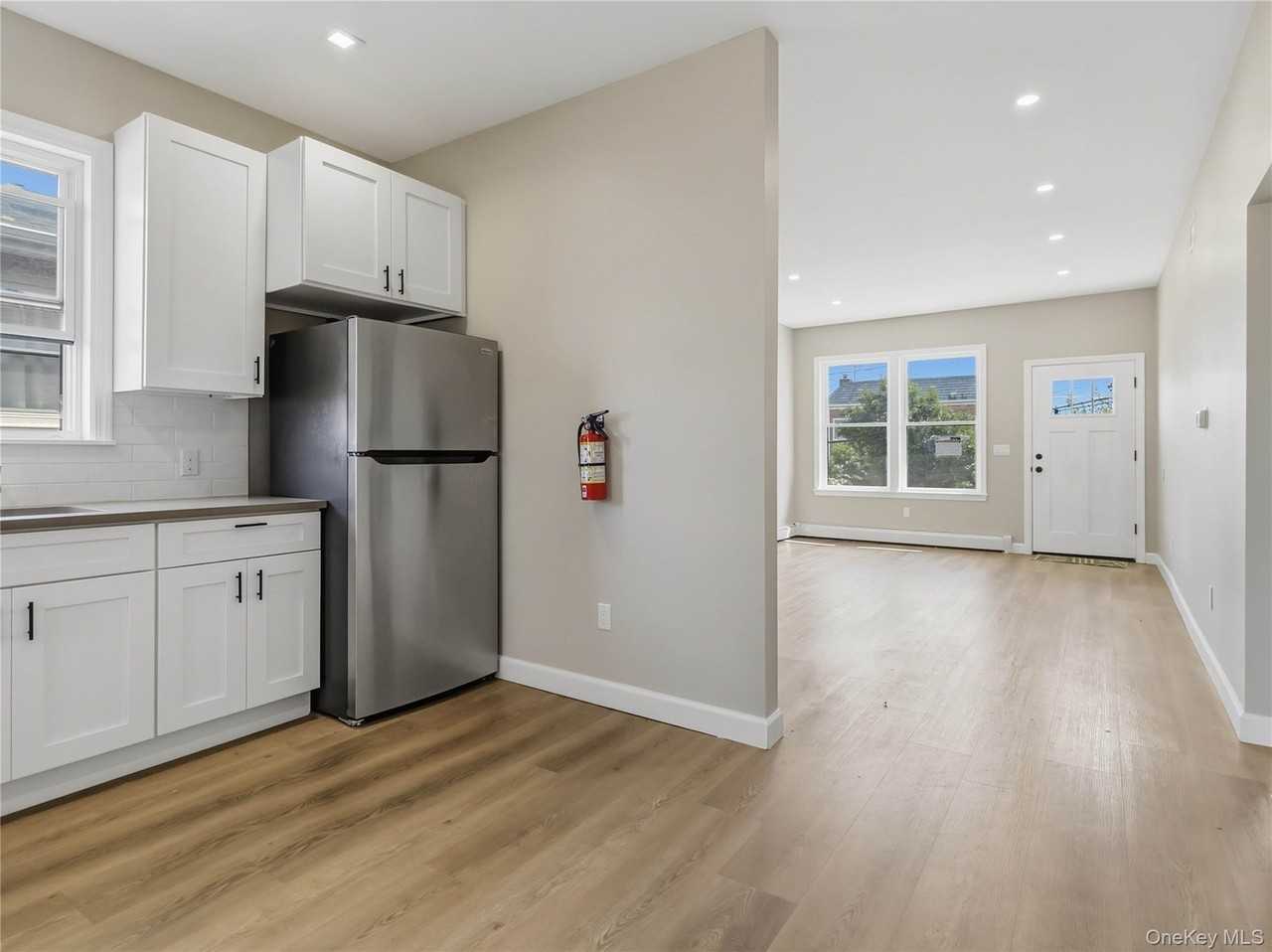 7813 58th Ave - Photo 7 of 23