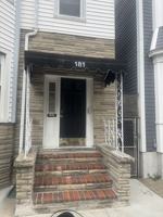 featured image of 181 London St #3