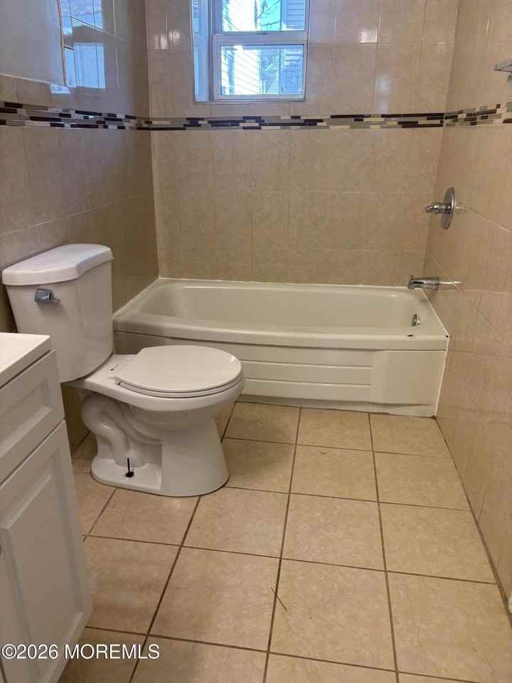 12 Borden Ave - Photo 4 of 4