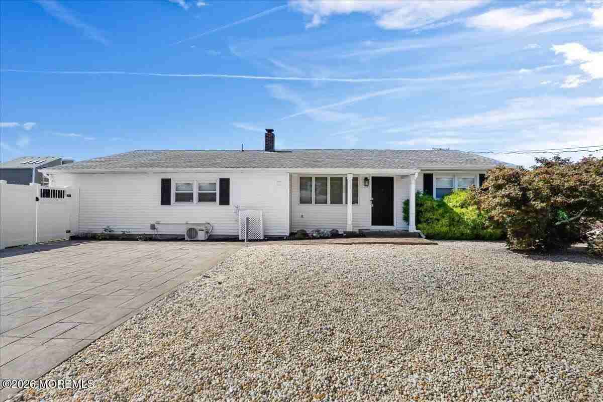 774 Nassau Dr - Photo 2 of 36