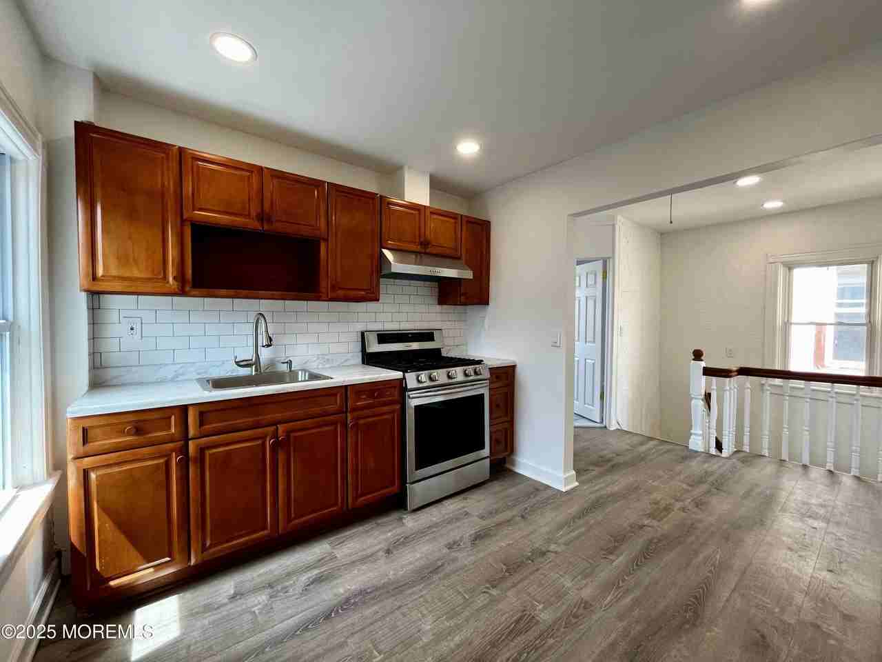 805 Bond St #2 - Photo 5 of 11