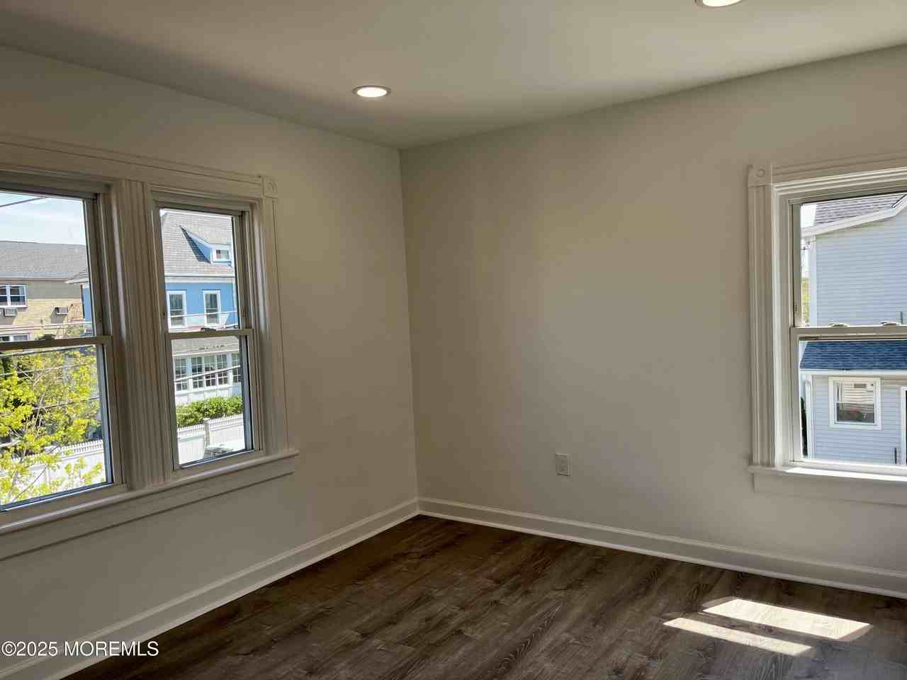 805 Bond St #2 - Photo 6 of 11