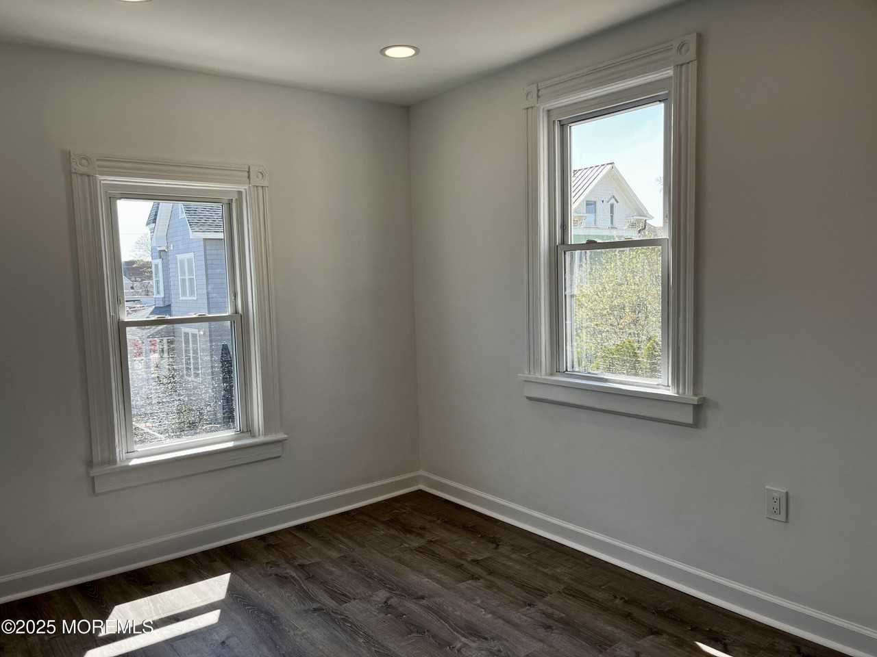 805 Bond St #2 - Photo 7 of 11