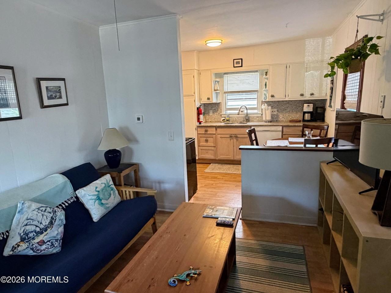 903 C St - Photo 2 of 12