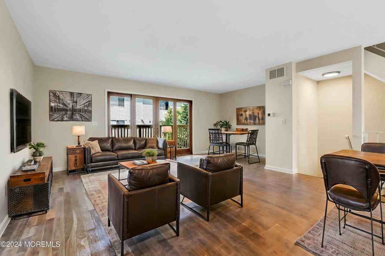 190 Spruce St #6 - Photo 6 of 22