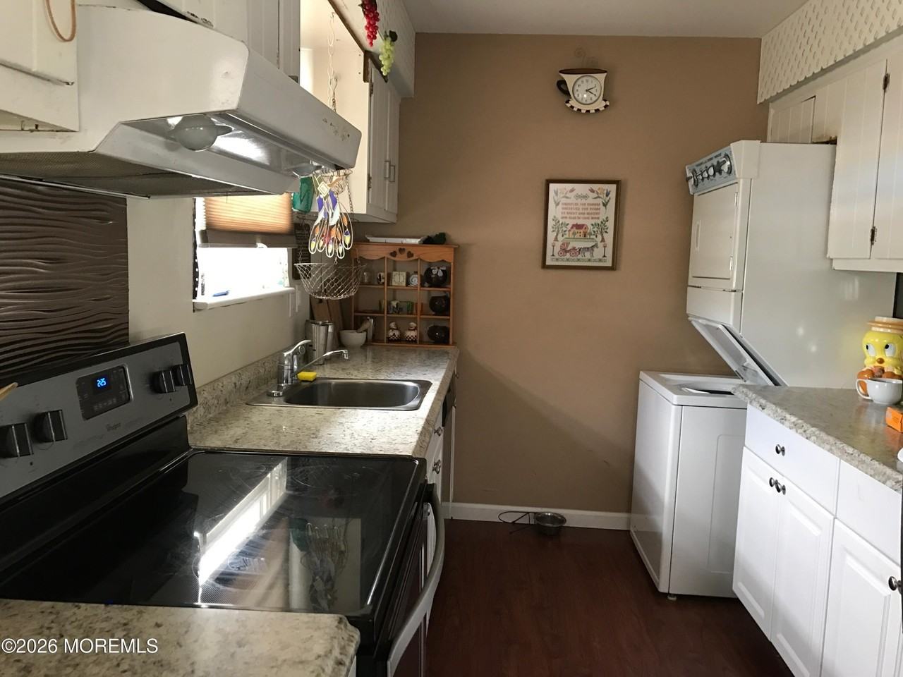 1821 Capstan Dr - Photo 5 of 15