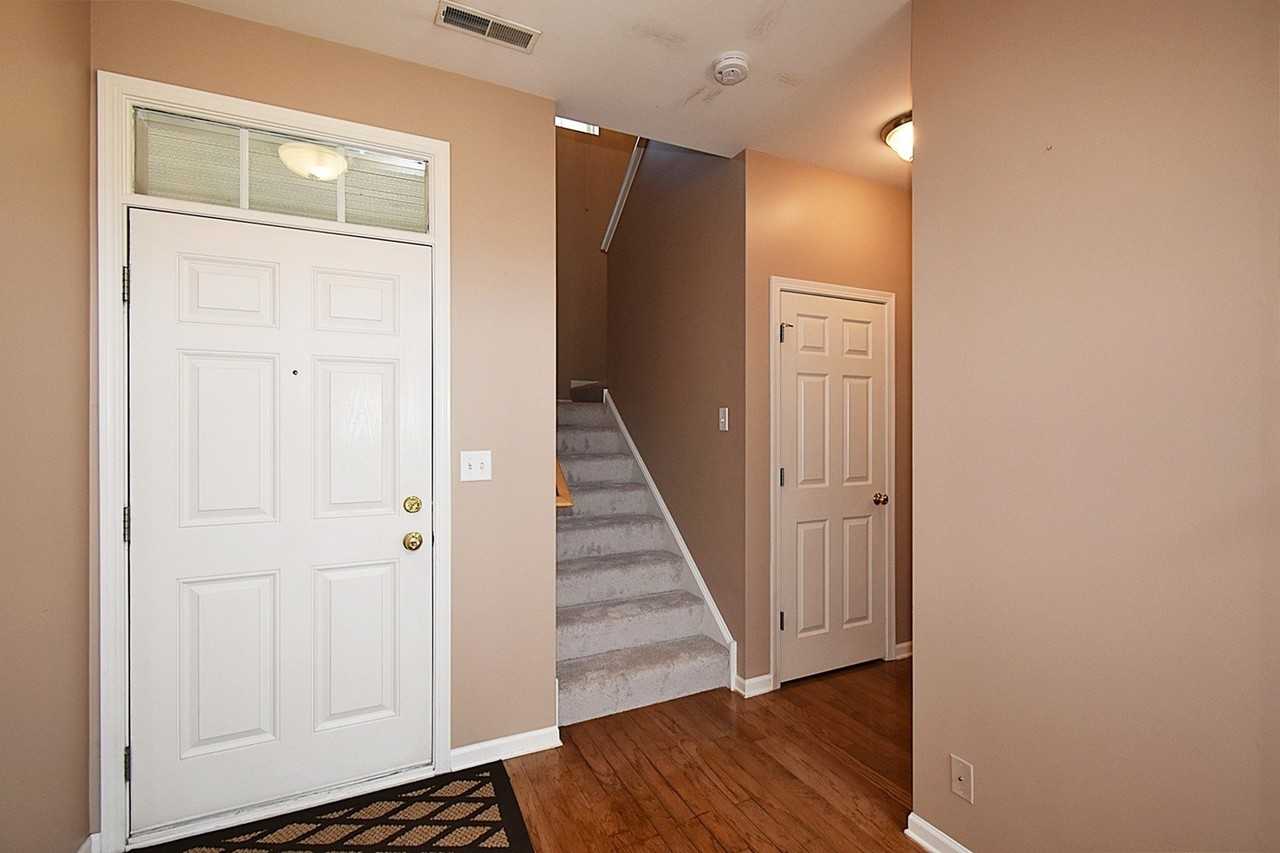 312 Fairmont Ct - Photo 3 of 27