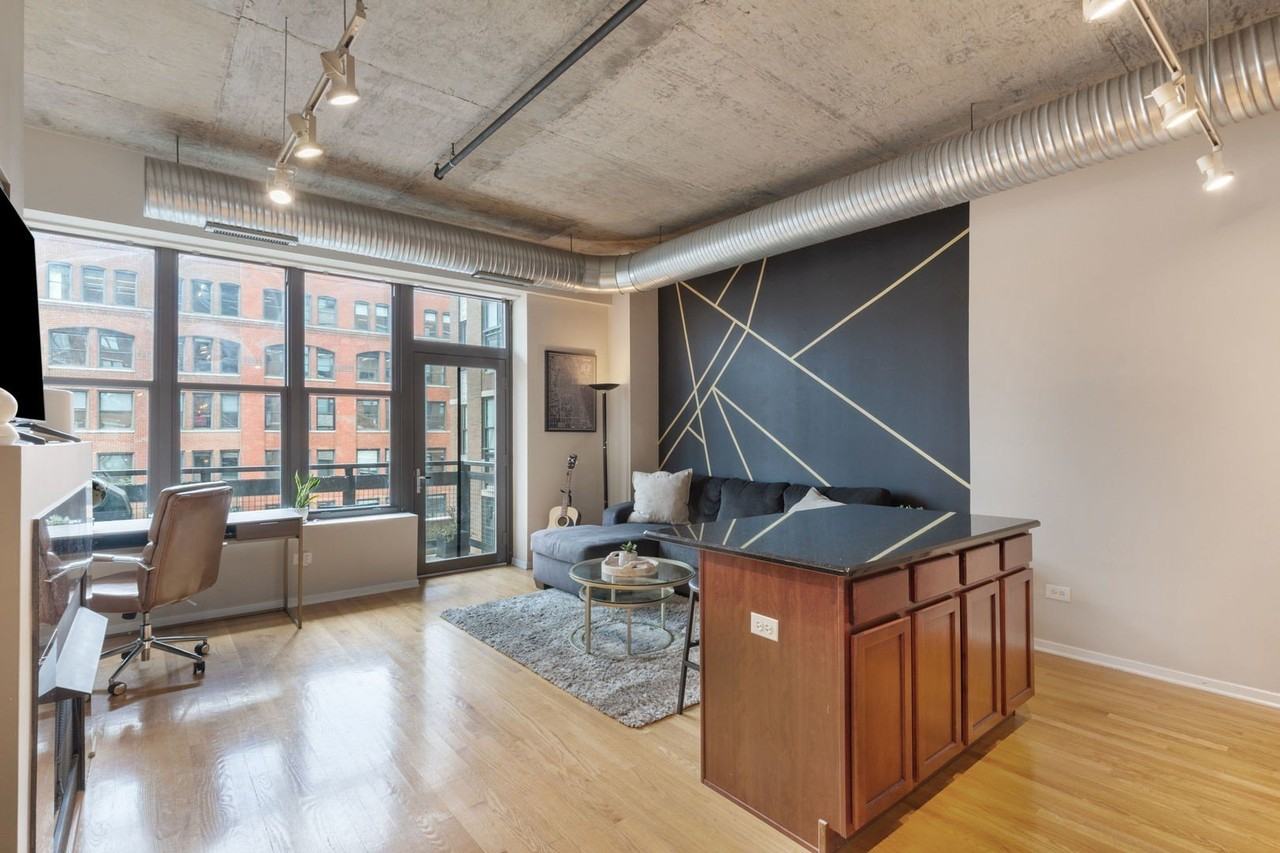 849 N Franklin St #515 - Photo 2 of 34