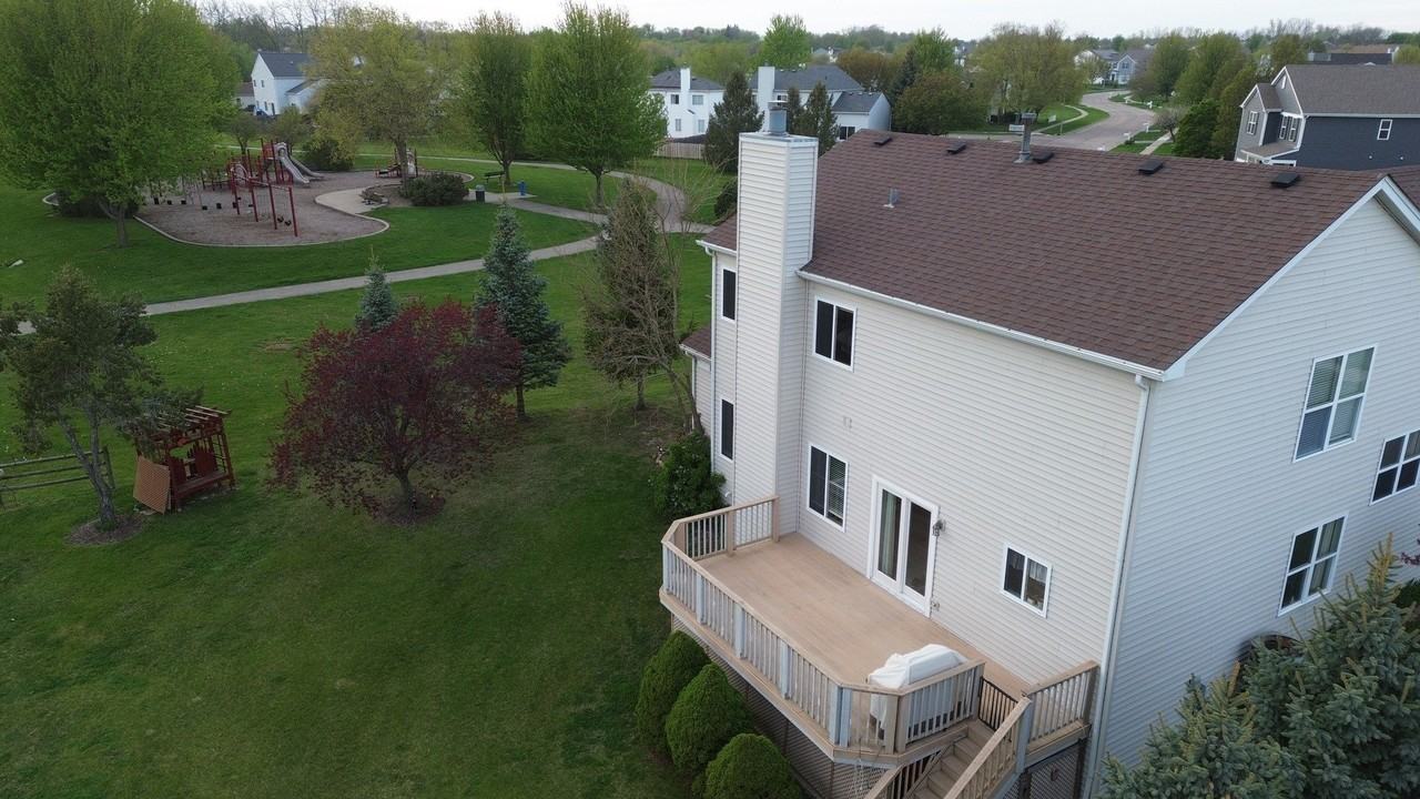 2039 Greenview Dr - Photo 3 of 21