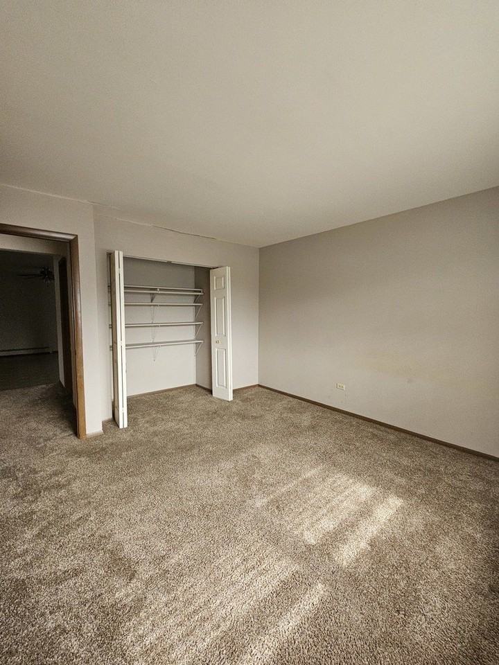 1450 Getzelman Dr #2E - Photo 5 of 8